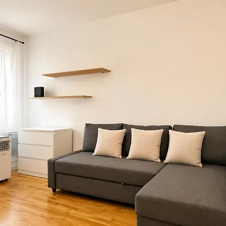 Daire Gobelins Refined Flat Near Latin Quarter *