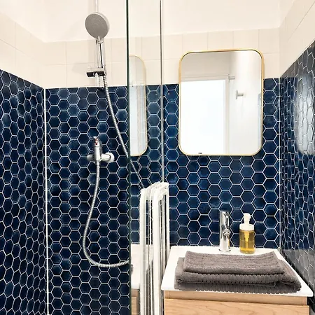 Daire Gobelins Refined Flat Near Latin Quarter *